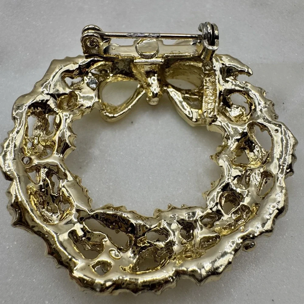 Vintage Christmas‎ Wreath Brooch Gerry's Gold Tone Red Green Bow Holiday Pin